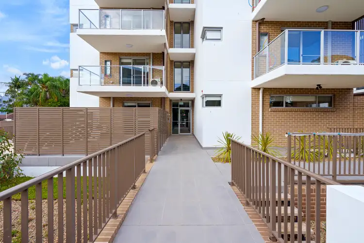 Third view of Homely apartment listing, 1/4-6 Linden Street, Toongabbie NSW 2146