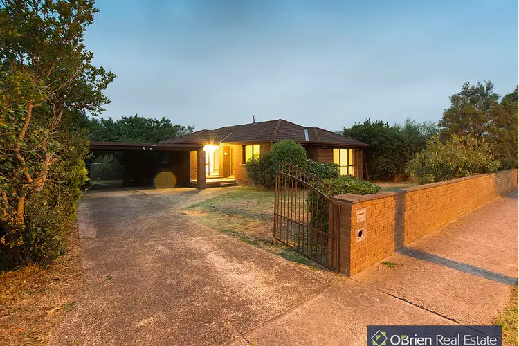 5 John Fawkner Drive, Endeavour Hills VIC 3802