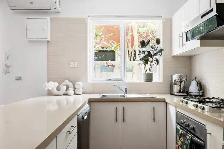 Sixth view of Homely apartment listing, 2/39 Park Street, Hawthorn VIC 3122