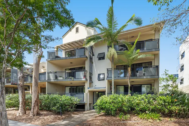 57/55 Harries Road, Coorparoo QLD 4151