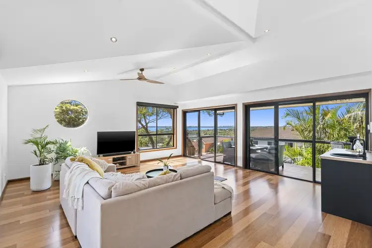 72 Shannon Parade, Berkeley Vale NSW 2261