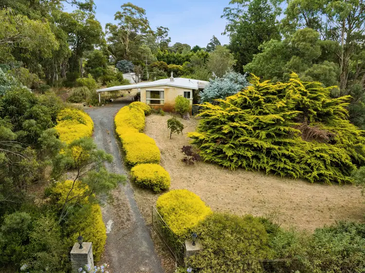 90 Blackmore Road, Woodend VIC 3442