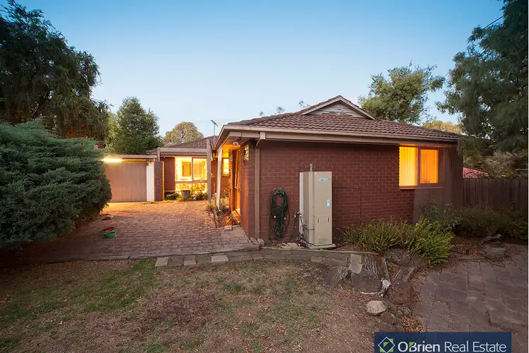 Sixth view of Homely house listing, 2 Fitzroy Court, Endeavour Hills VIC 3802