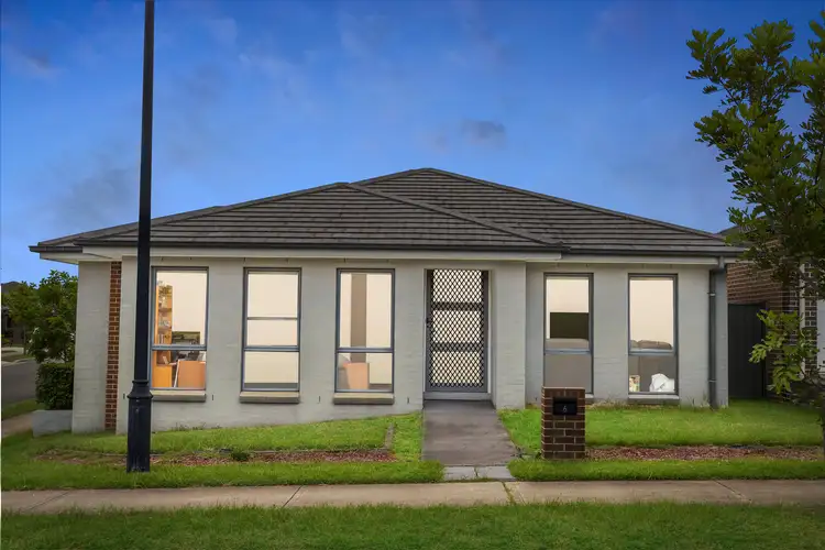 6 Portsmouth Circuit, Jordan Springs NSW 2747