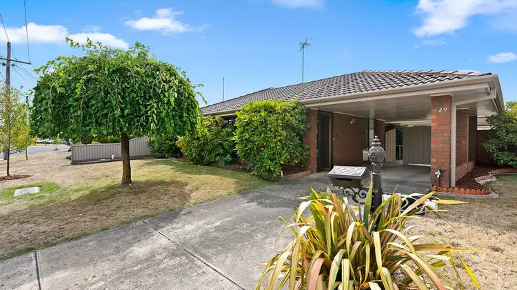 29 Rowan Parade, Wendouree VIC 3355
