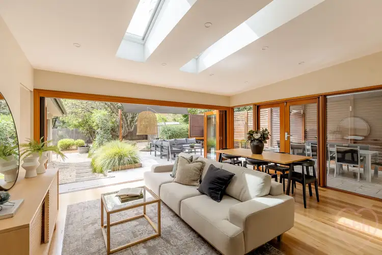 11 Jukes Street, Hackett ACT 2602
