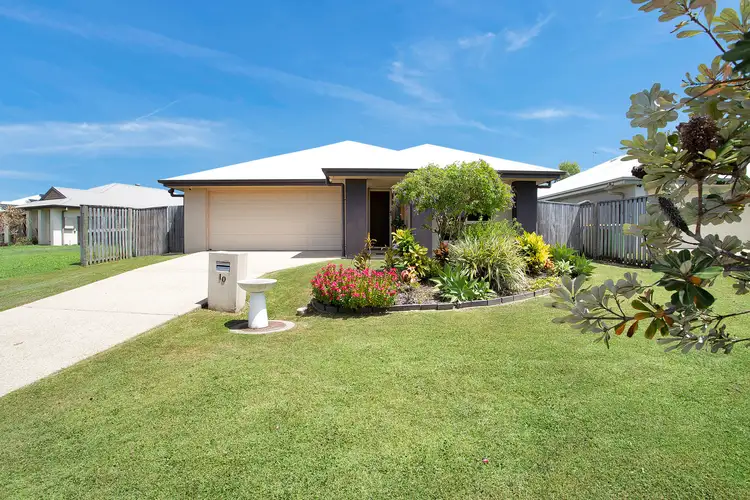 10 Newport Parade, Blacks Beach QLD 4740
