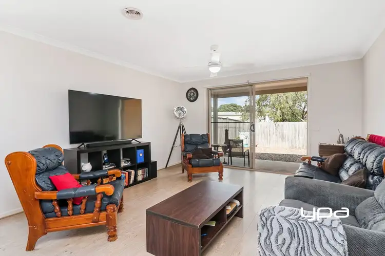Fifth view of Homely house listing, 18 Geranium Drive, Sunbury VIC 3429