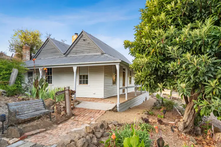 25 Creek Parade, Clunes VIC 3370