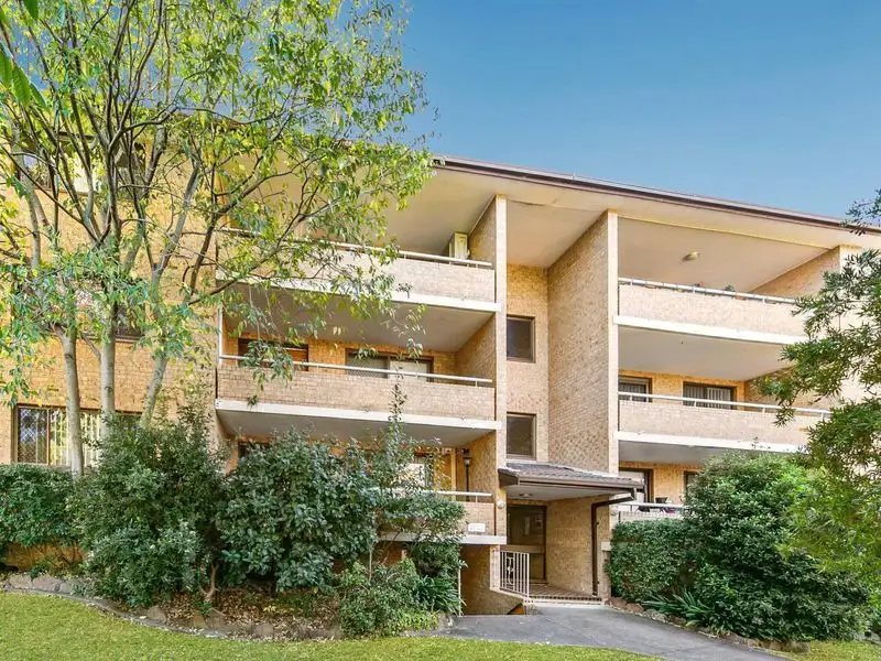 Main view of Homely unit listing, 4/13-15 Helen Street, Westmead NSW 2145