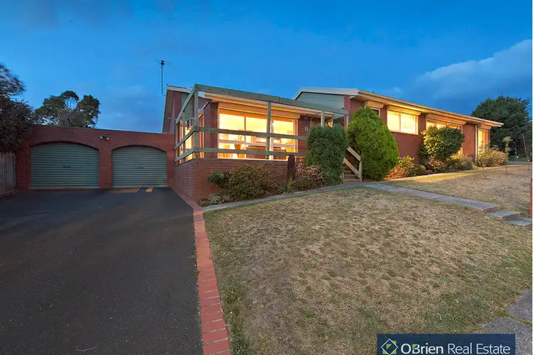 1 Stephens Close, Endeavour Hills VIC 3802