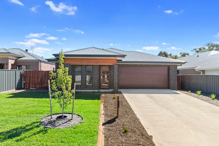 12 Luxford Court