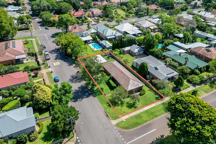 18 King Street, Lorn NSW 2320