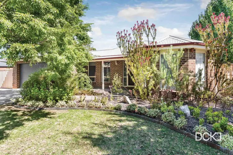 8 Candlewood Drive