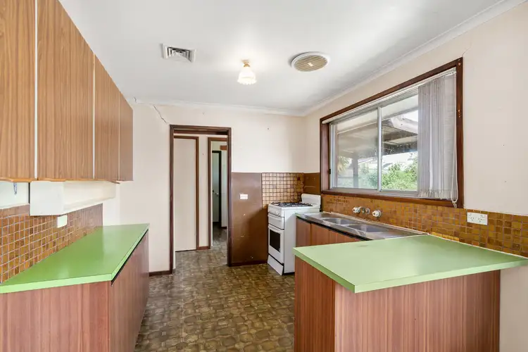 Fifth view of Homely house listing, 10 Lentara Crescent, Wyndham Vale VIC 3024