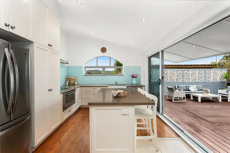 25 Alistair Avenue, Forresters Beach NSW 2260