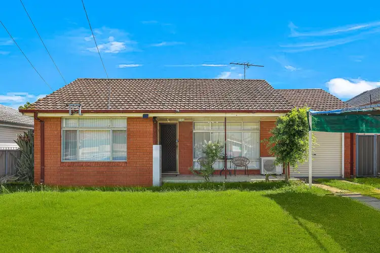 8 Hewison Avenue, Green Valley NSW 2168