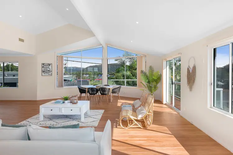 10 North Burge Road, Woy Woy NSW 2256