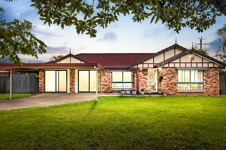 1 Hillview Drive, Hillcrest QLD 4118