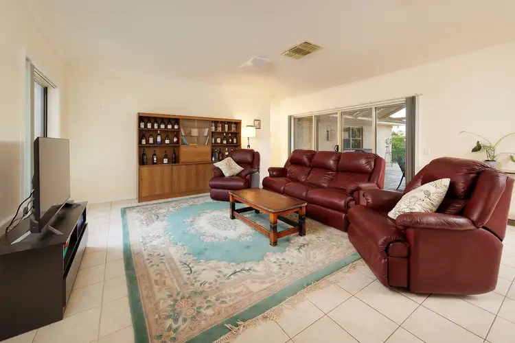 Fifth view of Homely house listing, 2 Chauncey Court, Wodonga VIC 3690