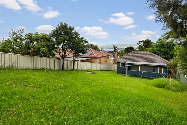 Fifth view of Homely house listing, 33 Buena Vista Avenue, Lake Heights NSW 2502