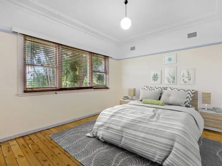 Sixth view of Homely house listing, 33 Buena Vista Avenue, Lake Heights NSW 2502