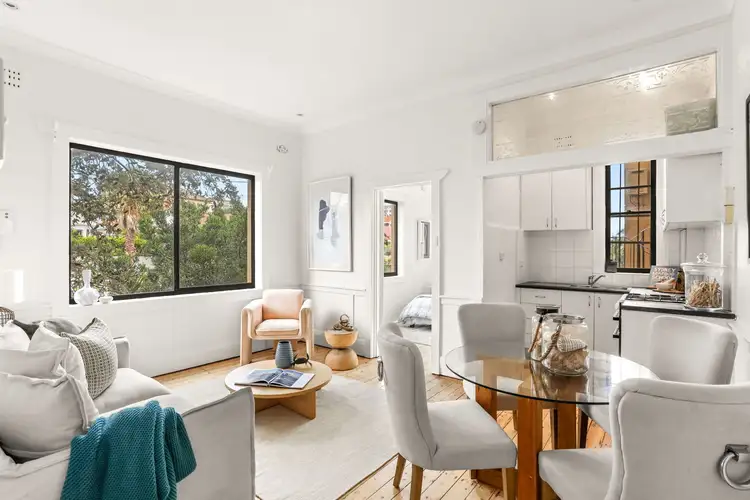 4/34A Fletcher Street