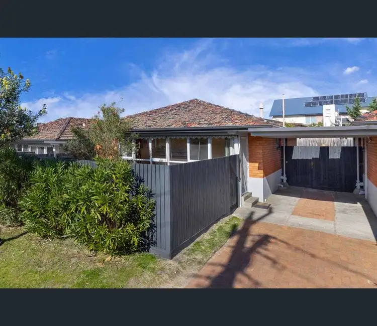 Main view of Homely unit listing, 4 Entrance Road, Seaford VIC 3198