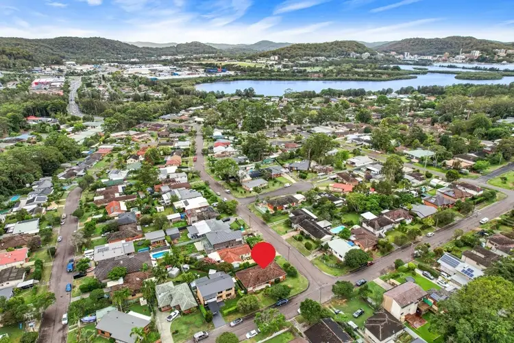 Main view of Homely house listing, 39 Sunshine Drive, Point Clare NSW 2250