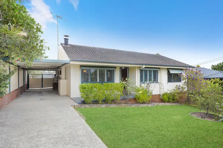 24 Montview Parade, Hornsby Heights NSW 2077