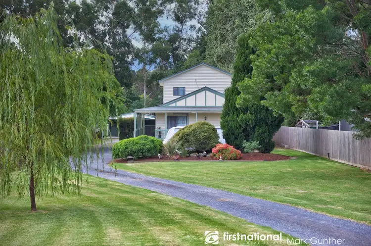 25 Farnham Road, Healesville VIC 3777