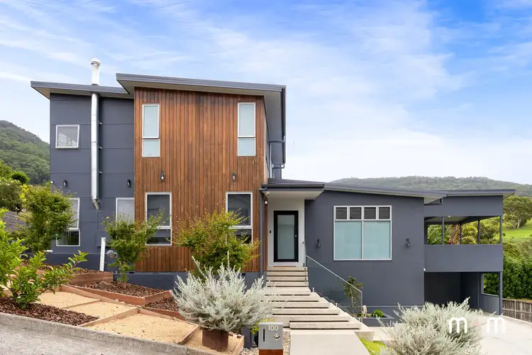 100 William James Drive, Mount Kembla NSW 2526