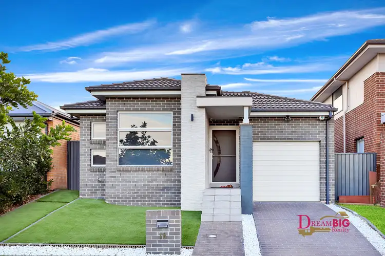 16 Mason Way, Jordan Springs NSW 2747