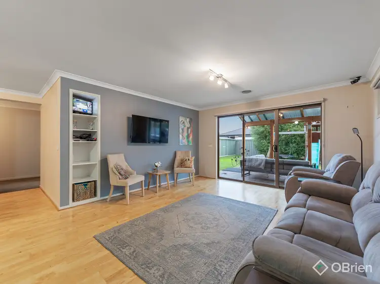 17 Statesman Circuit, Cranbourne East VIC 3977