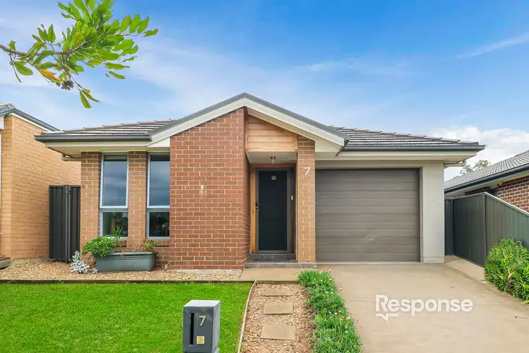 7 Portsmouth Circuit, Jordan Springs NSW 2747