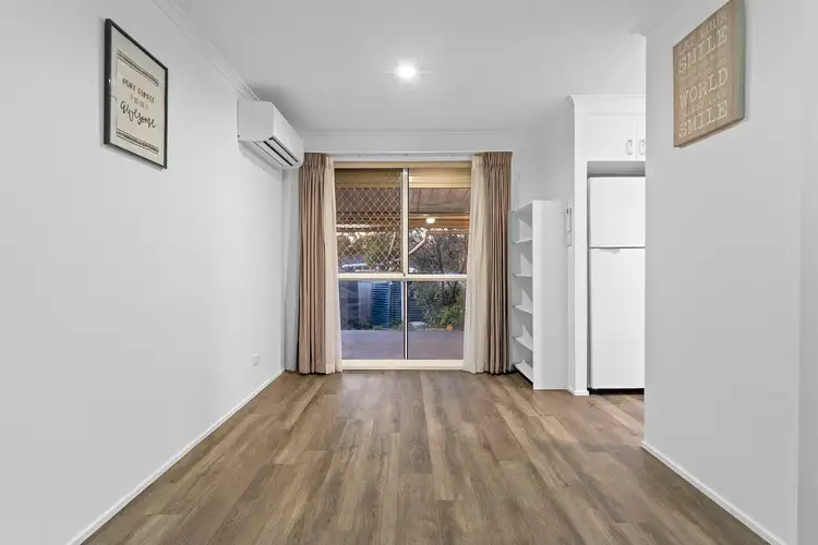 Sixth view of Homely house listing, 2 Mooloolah Court, Hillcrest QLD 4118