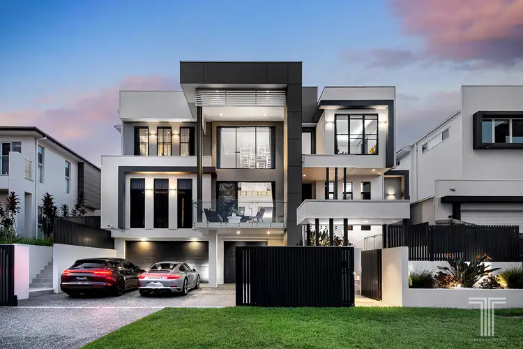 30 Southview Crescent, Carindale QLD 4152