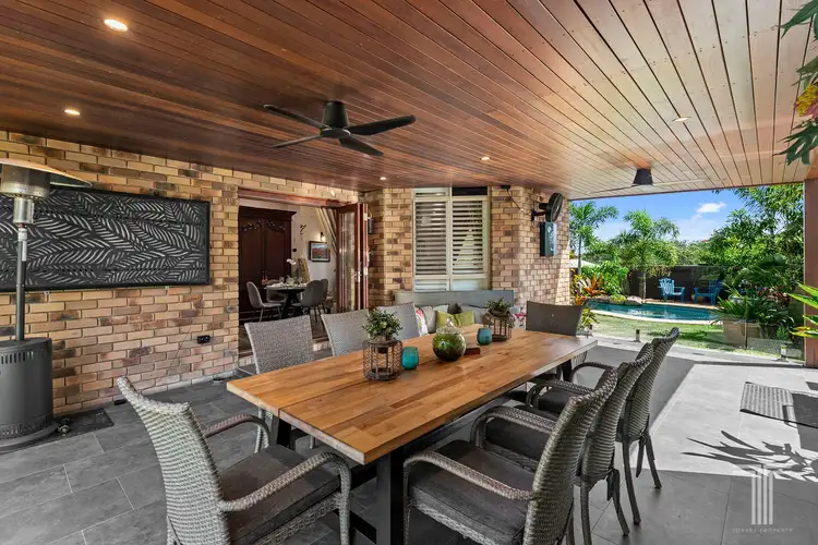 2 Engelmann Close, Carindale QLD 4152