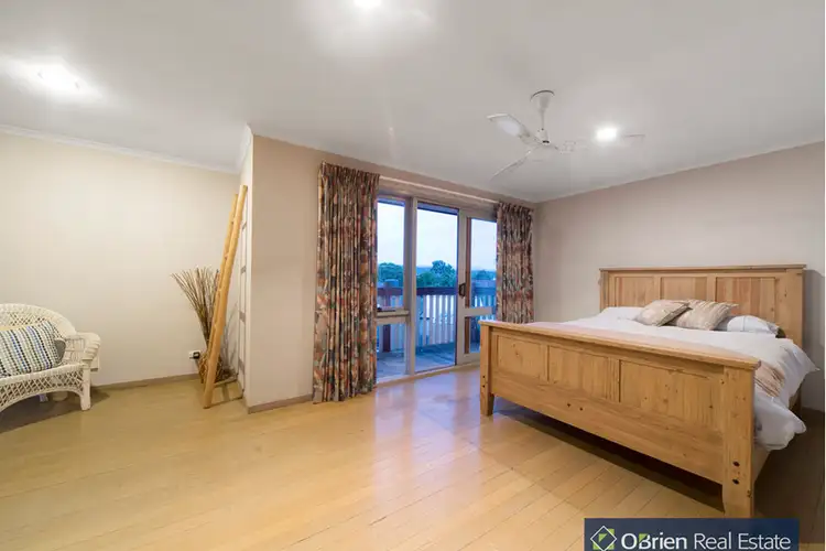 Fifth view of Homely house listing, 4 Melina Court, Endeavour Hills VIC 3802