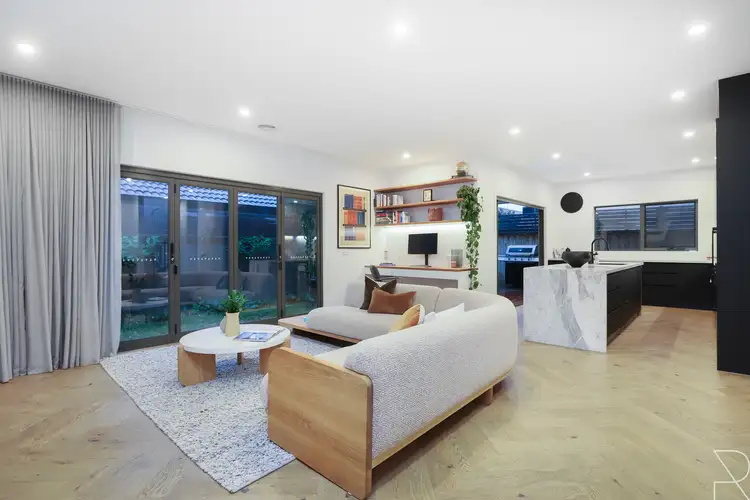2/33 Greene Street, South Kingsville VIC 3015