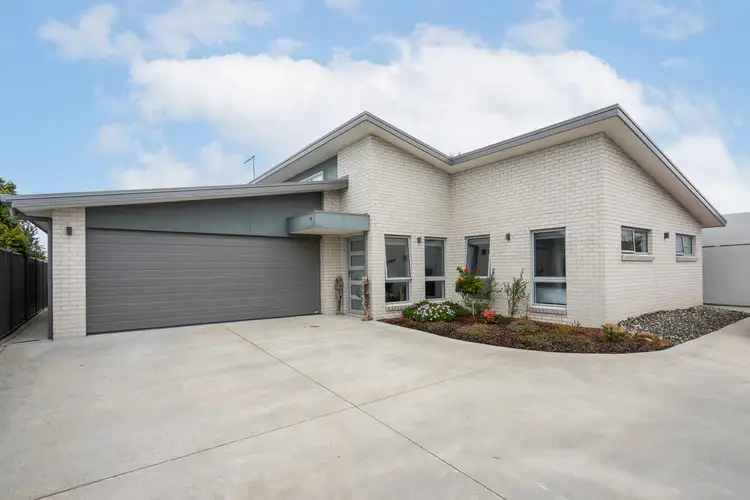 2/44 Surrey Street, Devonport TAS 7310
