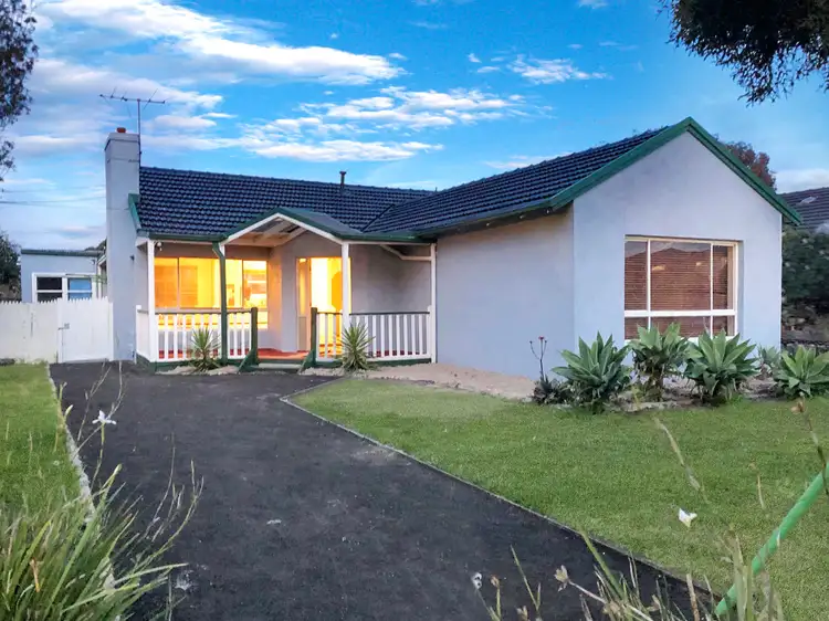 18 Daleglen Street, Reservoir VIC 3073