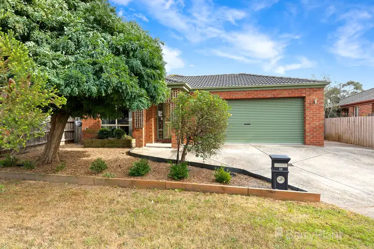 16 Darvell Court, Pakenham VIC 3810