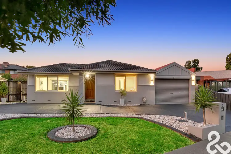 Main view of Homely house listing, 5 Silverthorn Court, Mill Park VIC 3082