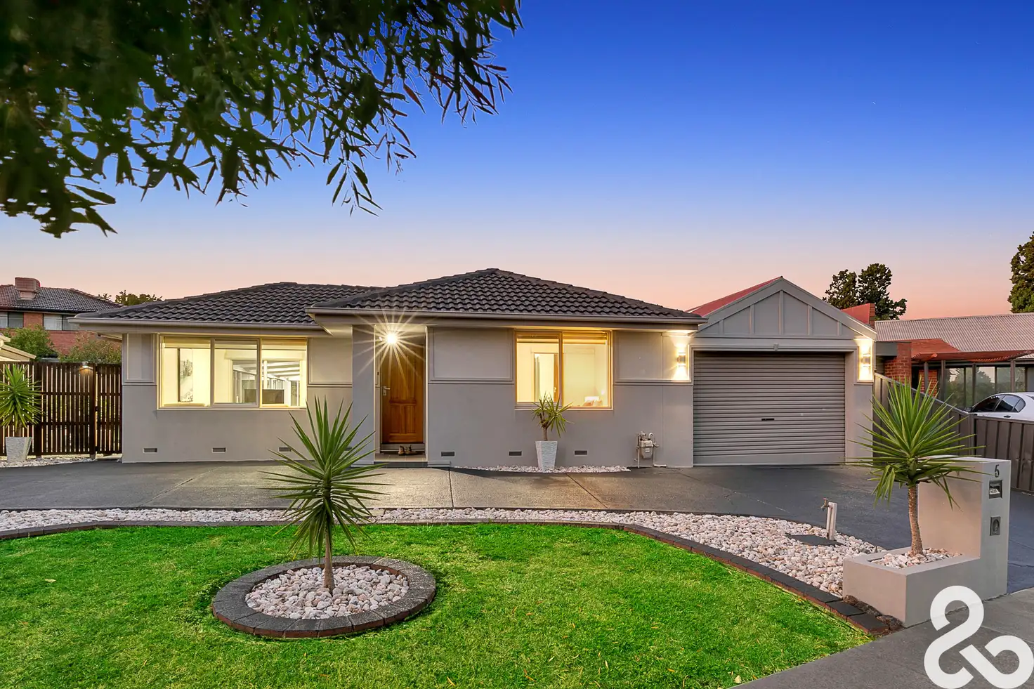 Main view of Homely house listing, 5 Silverthorn Court, Mill Park VIC 3082