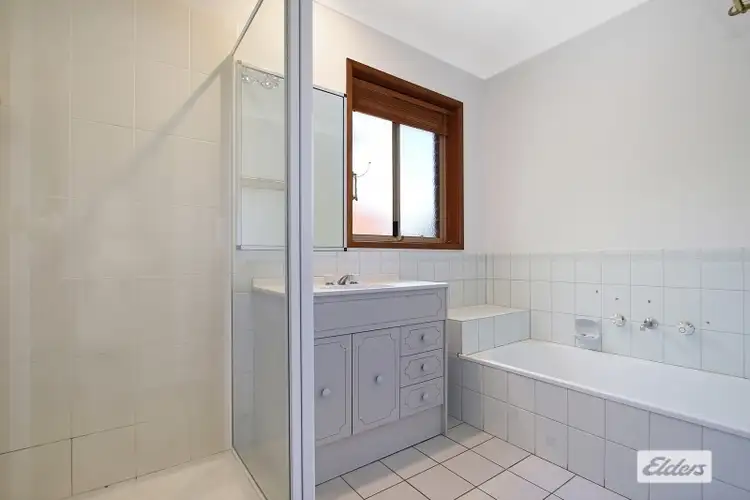 Fifth view of Homely unit listing, 2/6 Rosanna Court, Wodonga VIC 3690