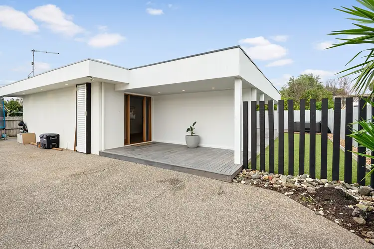 4 Coveside Avenue