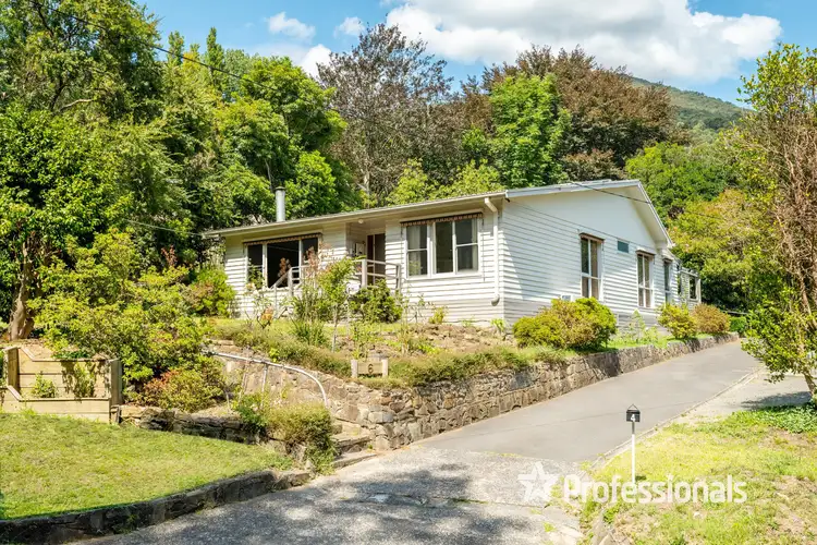 6 Giffords Road, Warburton VIC 3799