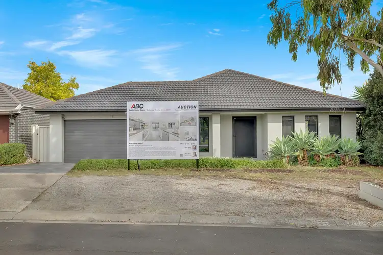 30 Barrington Circuit, Caroline Springs VIC 3023
