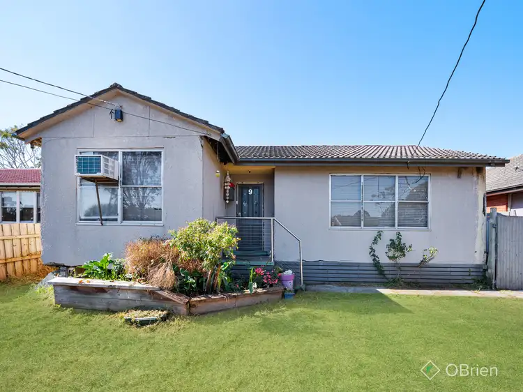 9 Rosemary Crescent, Frankston North VIC 3200